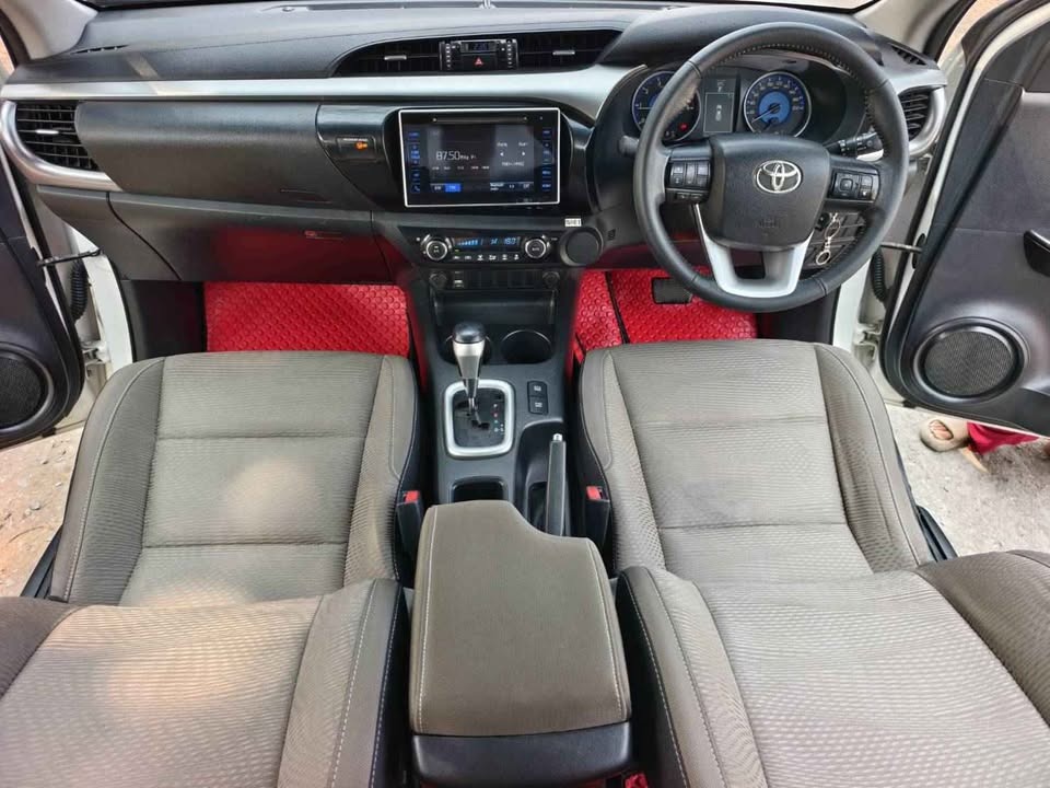 Car image 8